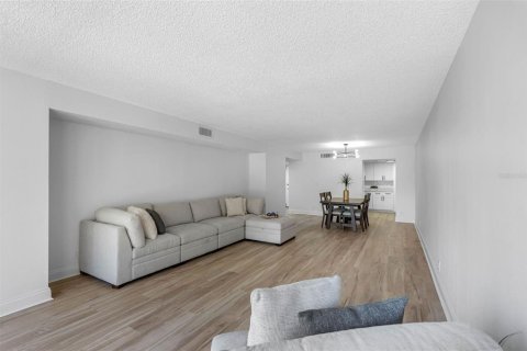Condominio en venta en Belleair, Florida, 2 dormitorios, 128.67 m2 № 2211039 - foto 9