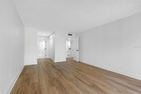 Condominio en venta en Belleair, Florida, 2 dormitorios, 128.67 m2 № 2211039 - foto 18