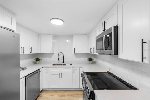 Condominio en venta en Belleair, Florida, 2 dormitorios, 128.67 m2 № 2211039 - foto 15