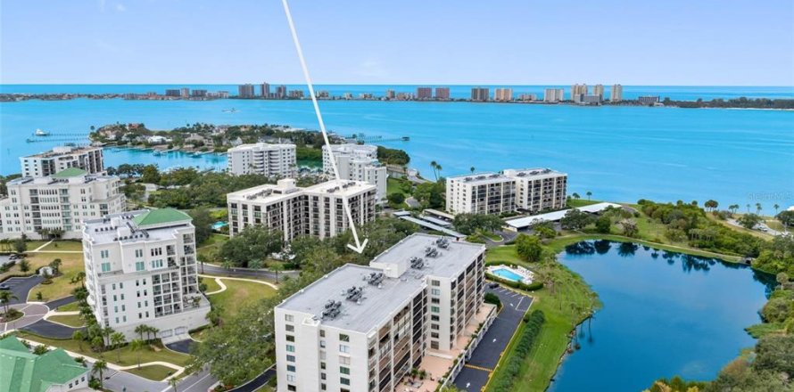 Condominio en Belleair, Florida, 2 dormitorios № 2211039