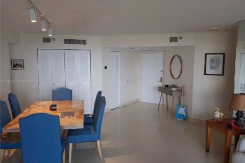 Copropriété à louer à Aventura, Floride: 2 chambres, 134.43 m2 № 1706227 - photo 5