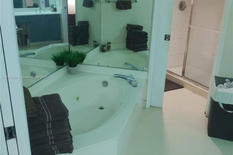 Copropriété à louer à Aventura, Floride: 2 chambres, 134.43 m2 № 1706227 - photo 12