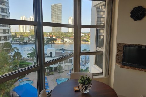Copropriété à louer à Aventura, Floride: 2 chambres, 134.43 m2 № 1706227 - photo 8