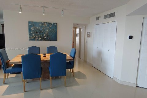 Copropriété à louer à Aventura, Floride: 2 chambres, 134.43 m2 № 1706227 - photo 4