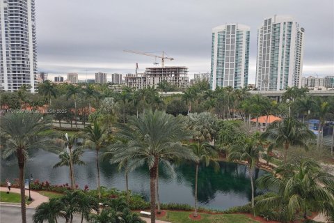 Copropriété à louer à Aventura, Floride: 2 chambres, 134.43 m2 № 1706227 - photo 2