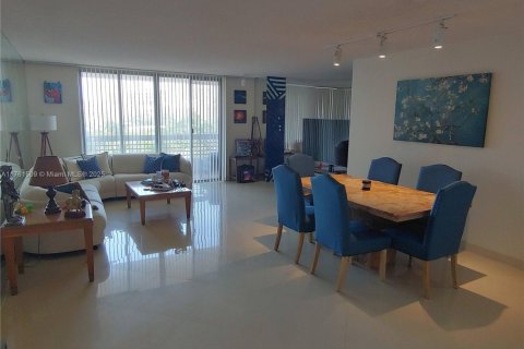 Copropriété à louer à Aventura, Floride: 2 chambres, 134.43 m2 № 1706227 - photo 3