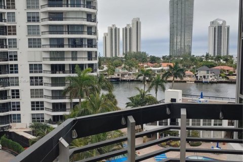 Copropriété à louer à Aventura, Floride: 2 chambres, 134.43 m2 № 1706227 - photo 9