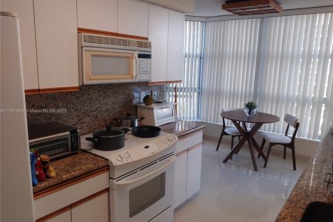 Copropriété à louer à Aventura, Floride: 2 chambres, 134.43 m2 № 1706227 - photo 6