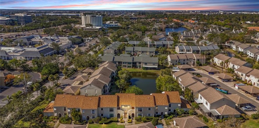 Condominio en Clearwater, Florida, 2 dormitorios  № 1563357