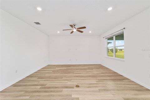 House in Ocala, Florida 3 bedrooms, 154.5 sq.m. № 2232302 - photo 4