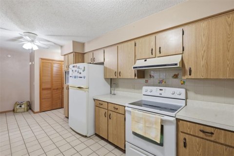 Casa en venta en Deltona, Florida, 3 dormitorios, 175.77 m2 № 2114781 - foto 14