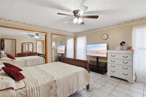 Casa en venta en Deltona, Florida, 3 dormitorios, 175.77 m2 № 2114781 - foto 23