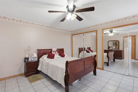 Casa en venta en Deltona, Florida, 3 dormitorios, 175.77 m2 № 2114781 - foto 24
