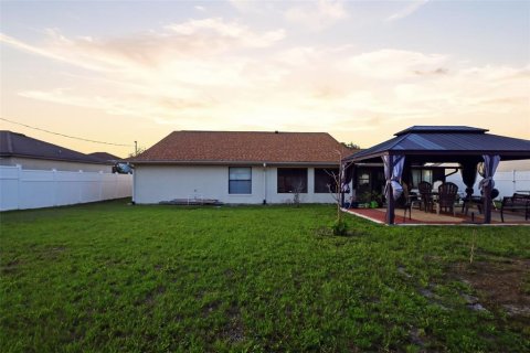 Casa en venta en Deltona, Florida, 3 dormitorios, 175.77 m2 № 2114781 - foto 5