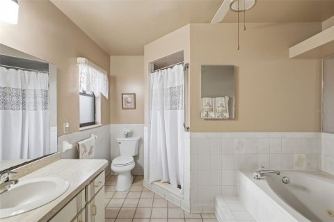 Casa en venta en Deltona, Florida, 3 dormitorios, 175.77 m2 № 2114781 - foto 27