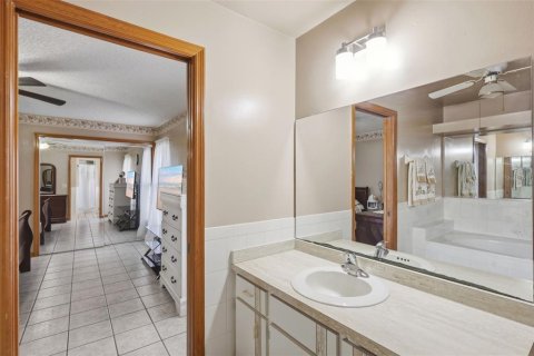 Casa en venta en Deltona, Florida, 3 dormitorios, 175.77 m2 № 2114781 - foto 25