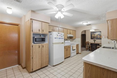 Casa en venta en Deltona, Florida, 3 dormitorios, 175.77 m2 № 2114781 - foto 13