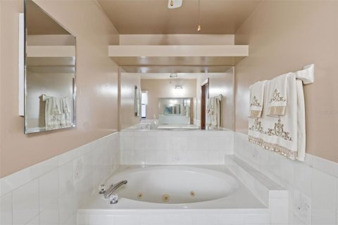 Casa en venta en Deltona, Florida, 3 dormitorios, 175.77 m2 № 2114781 - foto 26