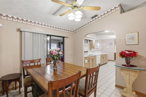 Casa en venta en Deltona, Florida, 3 dormitorios, 175.77 m2 № 2114781 - foto 16