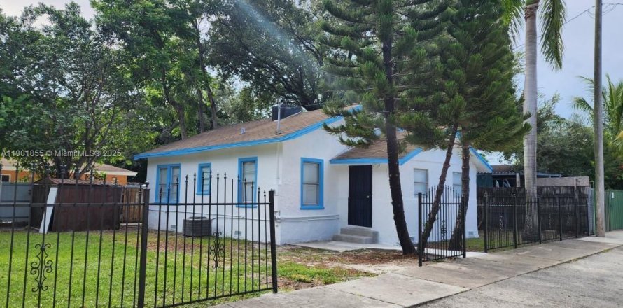 Commercial property in Miami, Florida 1 bedroom № 1951833