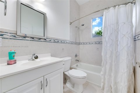 Casa en venta en Palmetto Bay, Florida, 4 dormitorios, 229.19 m2 № 1781884 - foto 16