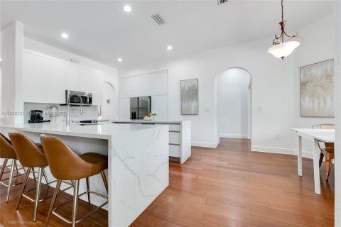 Casa en venta en Palmetto Bay, Florida, 4 dormitorios, 229.19 m2 № 1781884 - foto 3