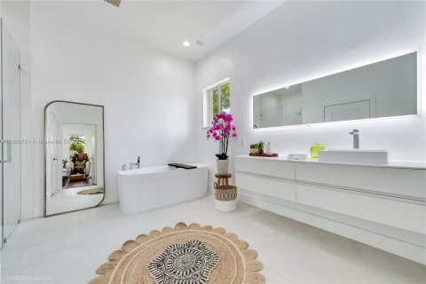 Casa en venta en Palmetto Bay, Florida, 4 dormitorios, 229.19 m2 № 1781884 - foto 14