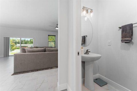 Casa en venta en Casselberry, Florida, 4 dormitorios, 249.63 m2 № 2236538 - foto 16
