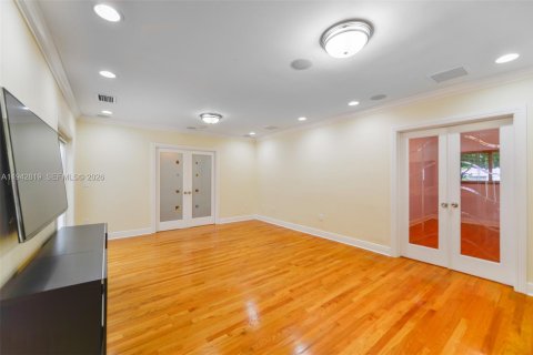 Villa ou maison à louer à Coral Gables, Floride: 4 chambres, 211.17 m2 № 2000156 - photo 11