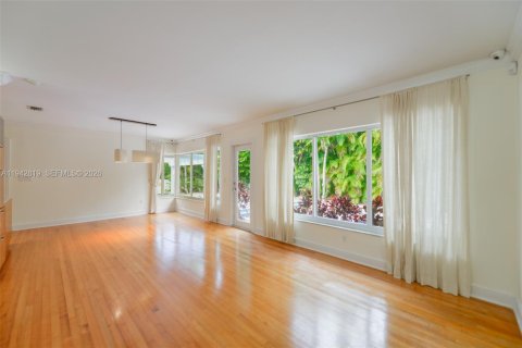 Villa ou maison à louer à Coral Gables, Floride: 4 chambres, 211.17 m2 № 2000156 - photo 4