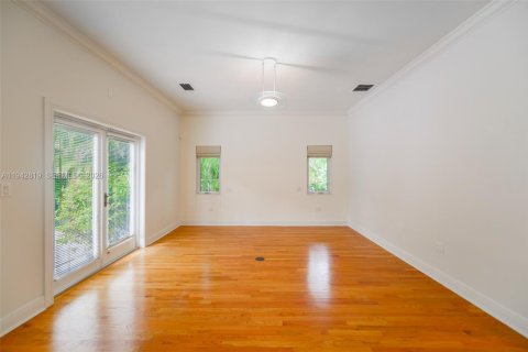 Villa ou maison à louer à Coral Gables, Floride: 4 chambres, 211.17 m2 № 2000156 - photo 15
