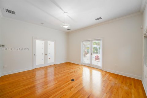 Villa ou maison à louer à Coral Gables, Floride: 4 chambres, 211.17 m2 № 2000156 - photo 17