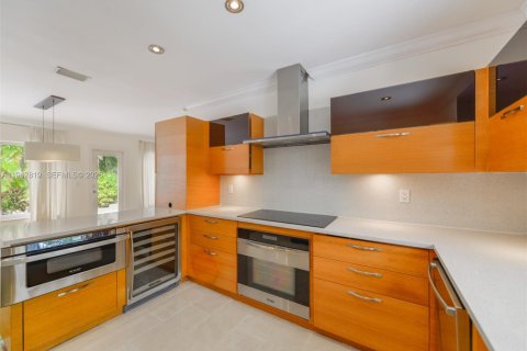 Villa ou maison à louer à Coral Gables, Floride: 4 chambres, 211.17 m2 № 2000156 - photo 10