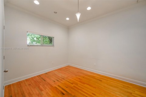 Villa ou maison à louer à Coral Gables, Floride: 4 chambres, 211.17 m2 № 2000156 - photo 21