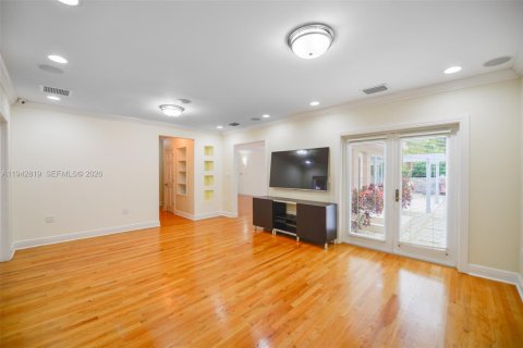 Villa ou maison à louer à Coral Gables, Floride: 4 chambres, 211.17 m2 № 2000156 - photo 13