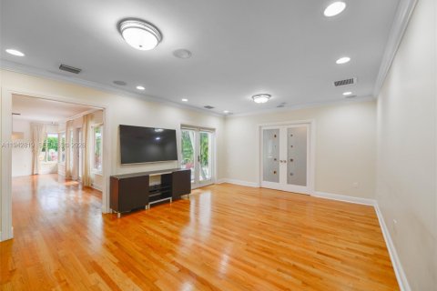 Villa ou maison à louer à Coral Gables, Floride: 4 chambres, 211.17 m2 № 2000156 - photo 12