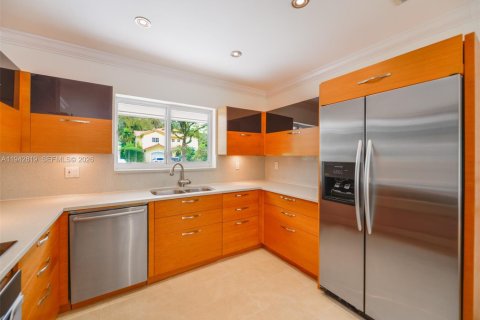 Villa ou maison à louer à Coral Gables, Floride: 4 chambres, 211.17 m2 № 2000156 - photo 9