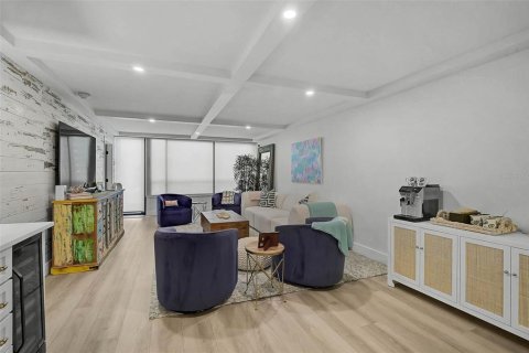 Condo in Sarasota, Florida, 2 bedrooms  № 1840109 - photo 12