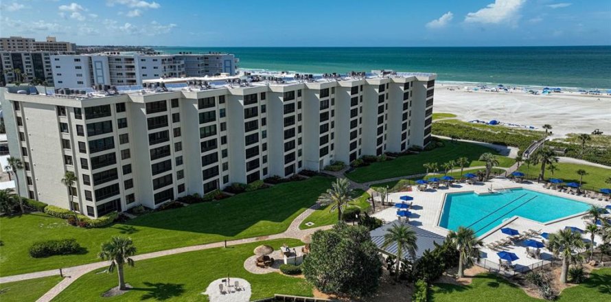 Condo in Sarasota, Florida, 2 bedrooms № 1840109