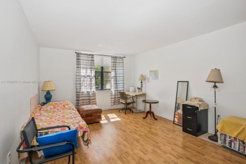 Condo in Miami, Florida, 1 bedroom  № 1921059 - photo 7