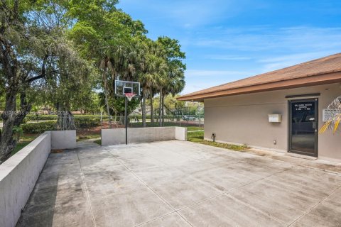 Condo in Miami, Florida, 1 bedroom  № 1921059 - photo 22