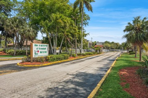 Condo in Miami, Florida, 1 bedroom  № 1921059 - photo 16