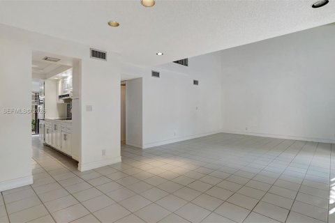 Townhouse in Hollywood, Florida 3 bedrooms, 218.32 sq.m. № 2059782 - photo 23