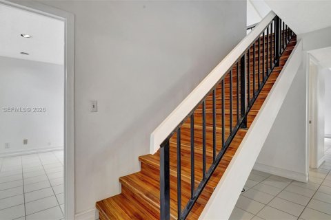 Townhouse in Hollywood, Florida 3 bedrooms, 218.32 sq.m. № 2059782 - photo 10