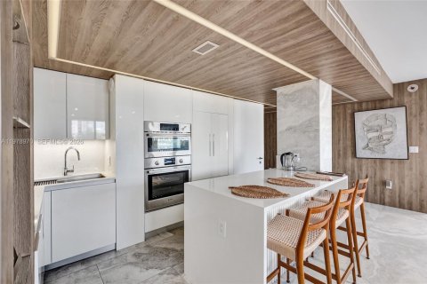 Купить кондоминиум в Санни-Айлс-Бич, Флорида 2 спальни, 125.42м2, № 2050792 - фото 10