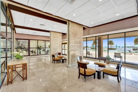 Купить кондоминиум в Санни-Айлс-Бич, Флорида 2 спальни, 125.42м2, № 2050792 - фото 28