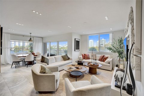 Купить кондоминиум в Санни-Айлс-Бич, Флорида 2 спальни, 125.42м2, № 2050792 - фото 11