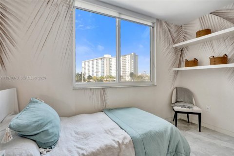 Купить кондоминиум в Санни-Айлс-Бич, Флорида 2 спальни, 125.42м2, № 2050792 - фото 19