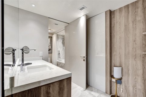 Купить кондоминиум в Санни-Айлс-Бич, Флорида 2 спальни, 125.42м2, № 2050792 - фото 23