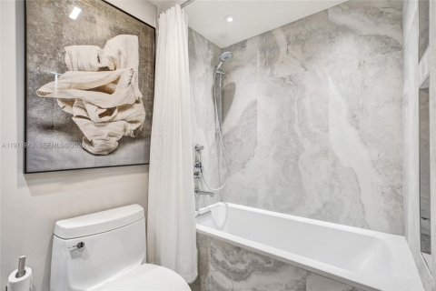 Купить кондоминиум в Санни-Айлс-Бич, Флорида 2 спальни, 125.42м2, № 2050792 - фото 24